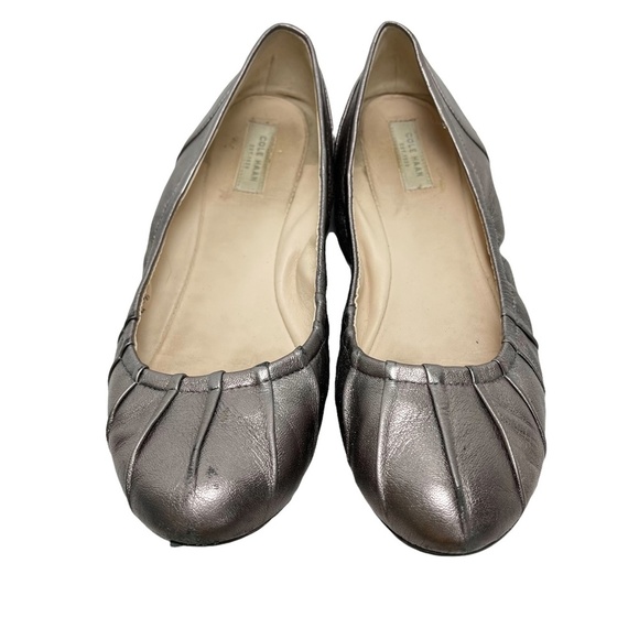 COLE HAAN Pewter Pleated Ballet Flats Slip On Loafers Genuine Leather Metallic 7 - Picture 3 of 16